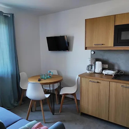 Morskie Zacisze - Blisko Plazy, Debina *